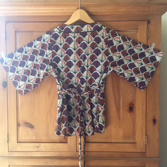 FOREVER 21 . VINTAGE . GEISHA KIMONO - Picture 3 of 5